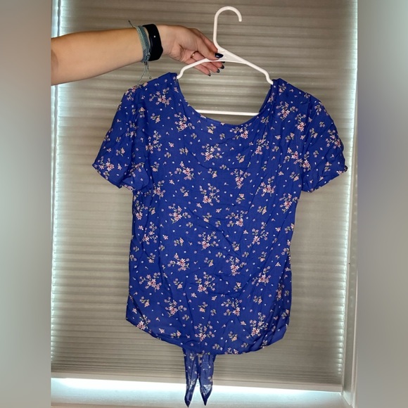 Women’s Floral Button up Tie Blouse - Picture 2 of 4